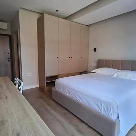 Andis Style Suite, Apartman